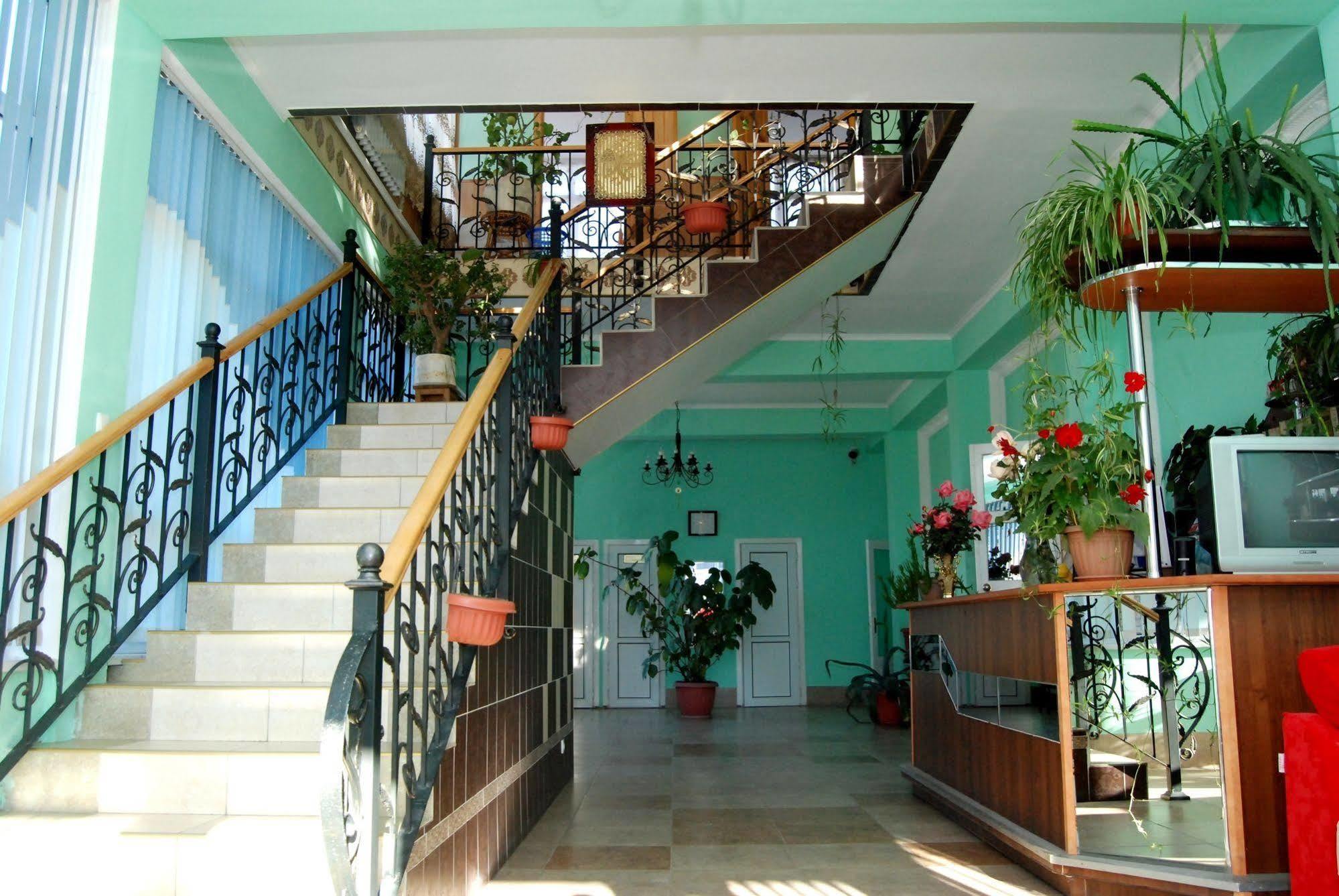 Madanur Hotel Karakol Dış mekan fotoğraf