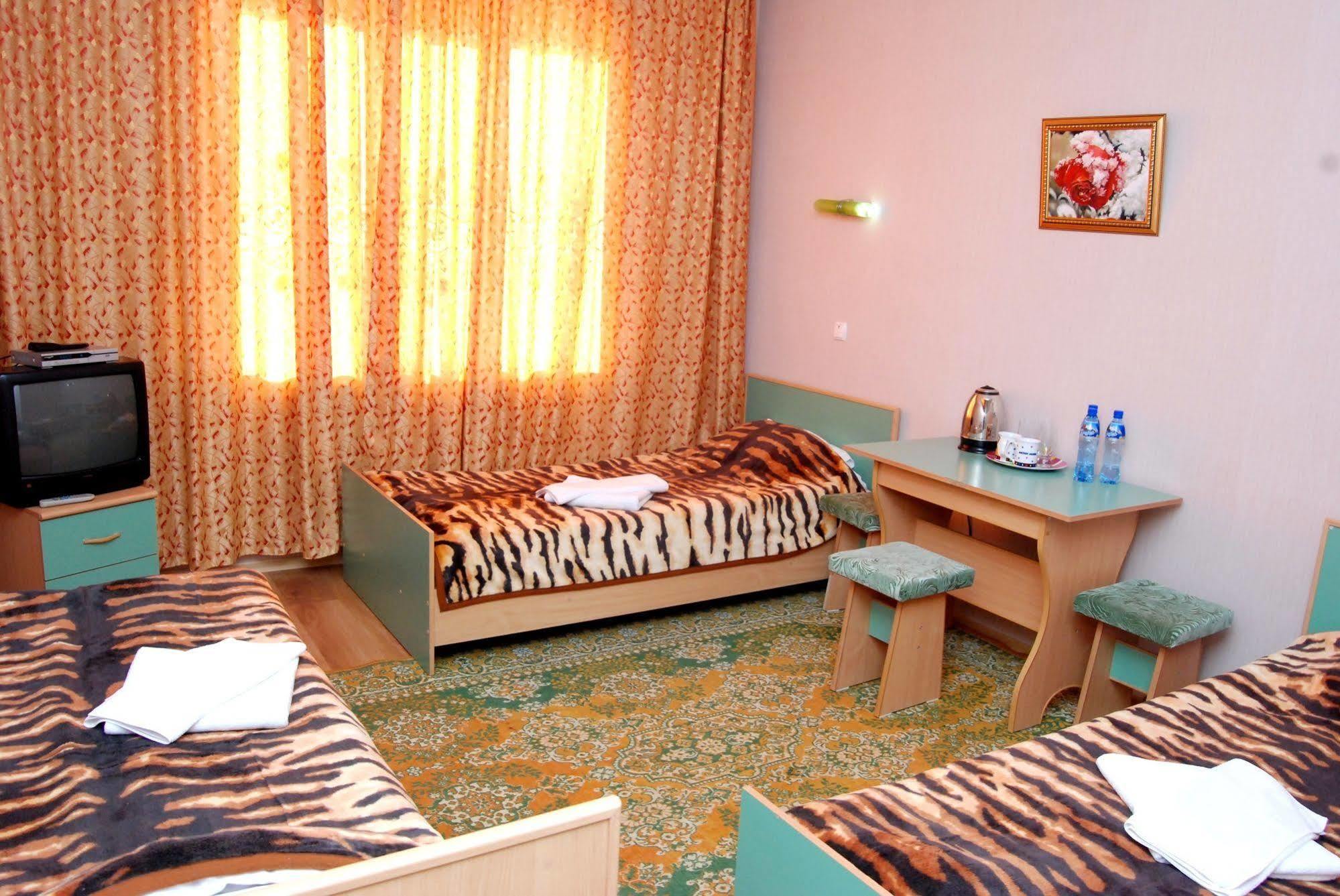 Madanur Hotel Karakol Dış mekan fotoğraf