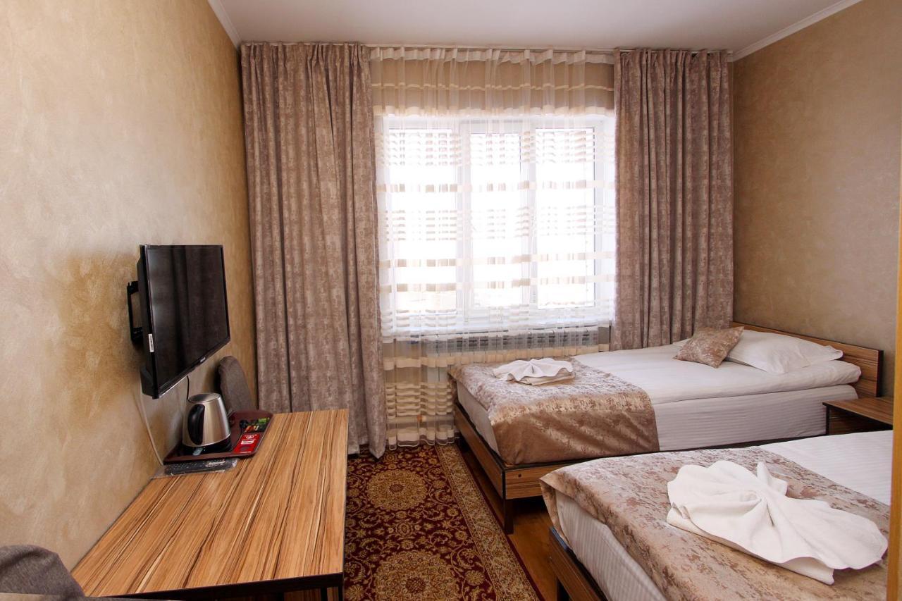 Madanur Hotel Karakol Dış mekan fotoğraf