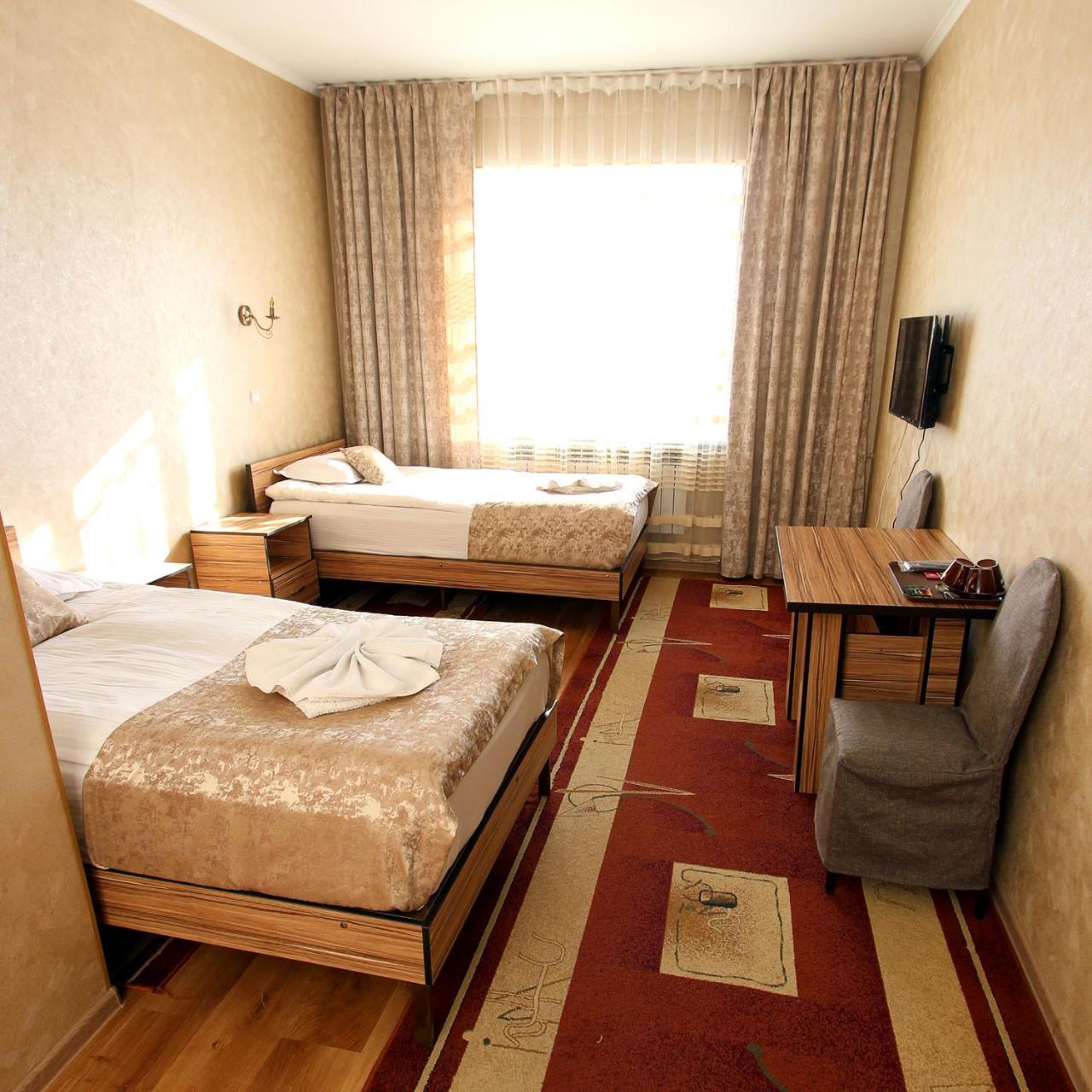 Madanur Hotel Karakol Dış mekan fotoğraf