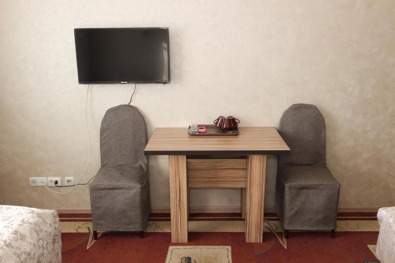 Madanur Hotel Karakol Dış mekan fotoğraf
