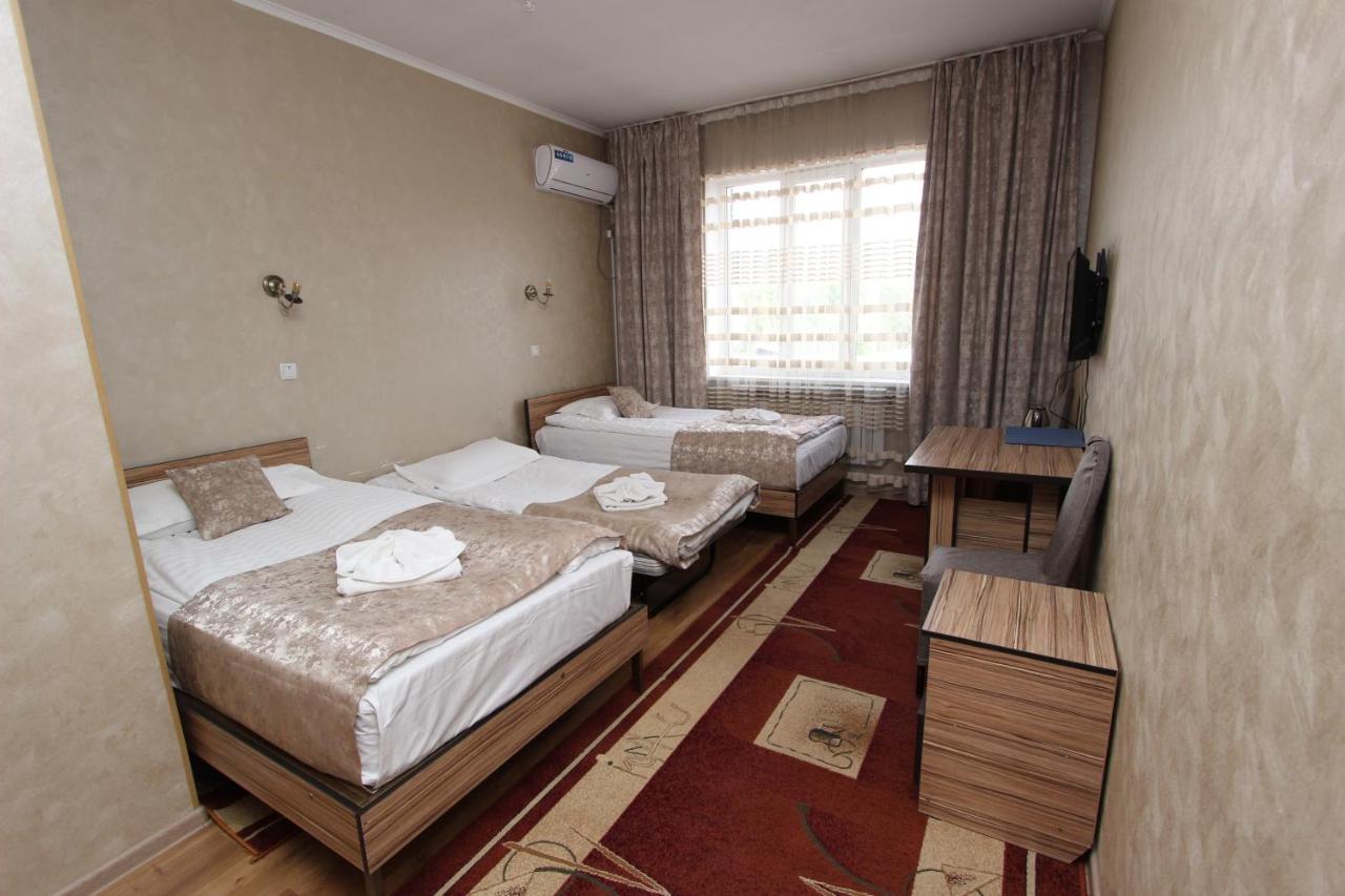 Madanur Hotel Karakol Dış mekan fotoğraf